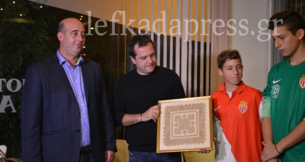 Δώρα για τον γάμο της Ριμπολόβλεβα – ΒΙΝΤΕΟ