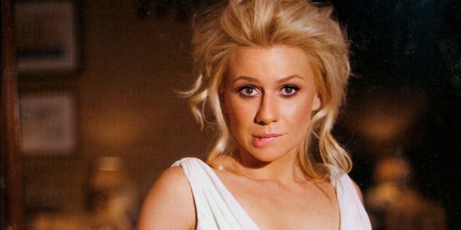 Έγκυος η Κατερίνα Καραβάτου; – ΒΙΝΤΕΟ