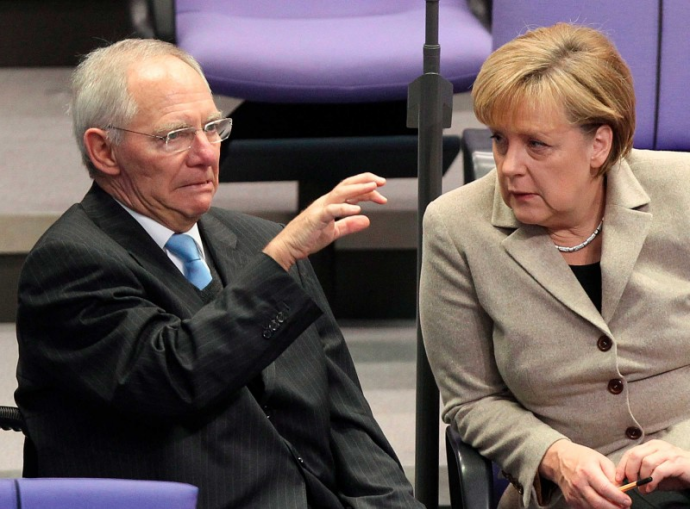 Spiegel: Θα στηρίξει ή θα ανατρέψει την Μέρκελ ο Σόιμπλε;