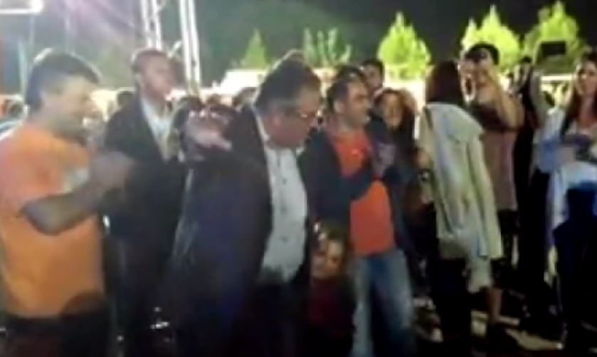 Το ζεϊμπέκικο του Κουτσούμπα – ΒΙΝΤΕΟ