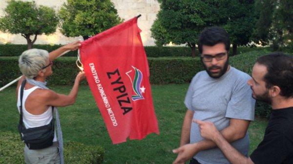 Αυτή είναι η γυναίκα που διέκοψε την ομιλία Τσίπρα – ΒΙΝΤΕΟ