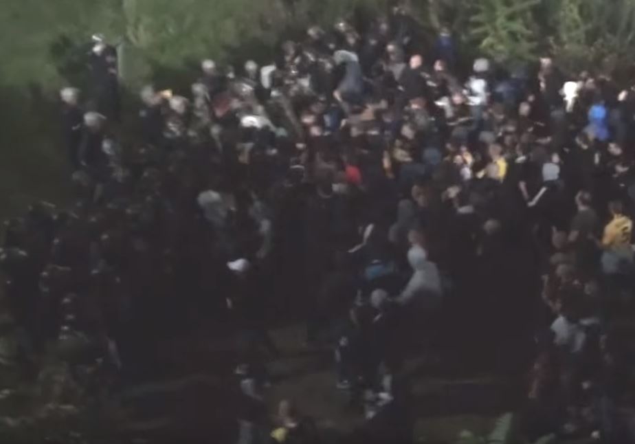 Σκληρές συμπλοκές Βούλγαρων χούλιγκαν με αστυνομικούς – ΒΙΝΤΕΟ