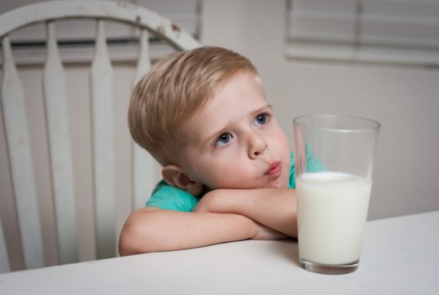 Τι να κάνεις αν το παιδί σου δεν πίνει γάλα