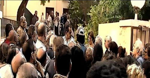 Καλλιθέα- Στην ουρά για λίγα τρόφιμα – ΒΙΝΤΕΟ