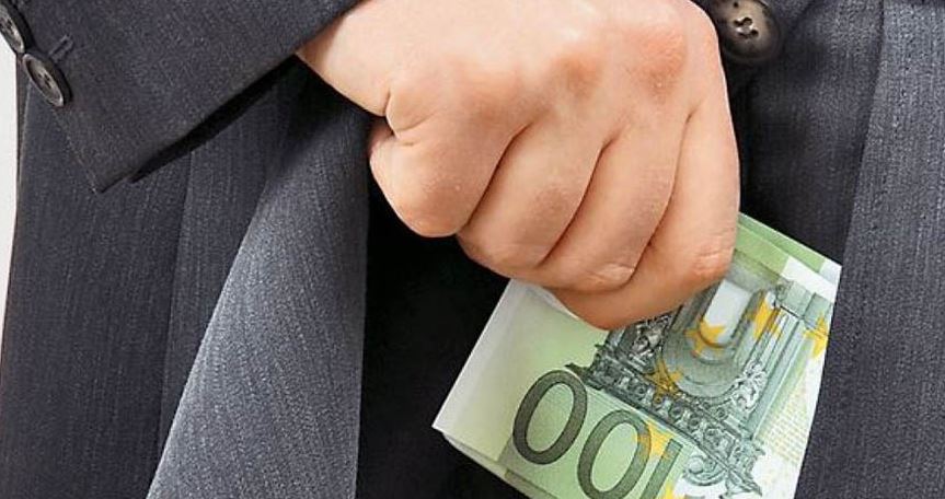 «Χρυσές» αμοιβές για συμβούλους υπουργών