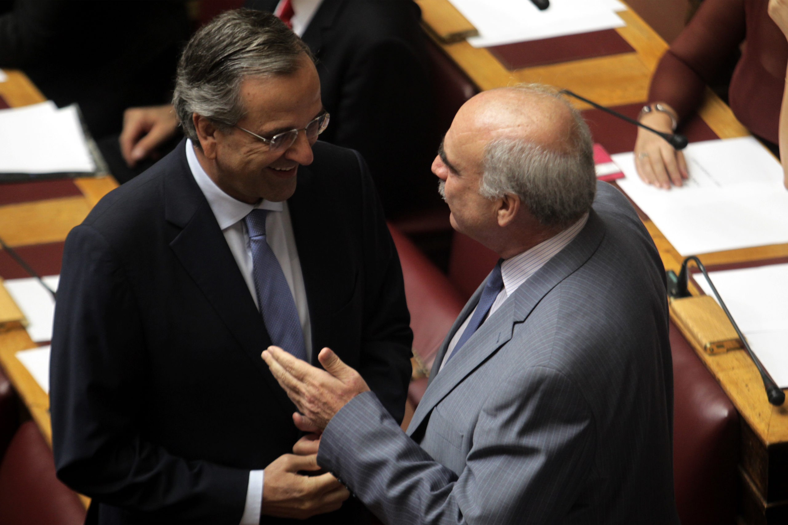 Έτσι αντέδρασε ο Σαμαράς… όταν τον πλησίασε ο Μεϊμαράκης – ΦΩΤΟ