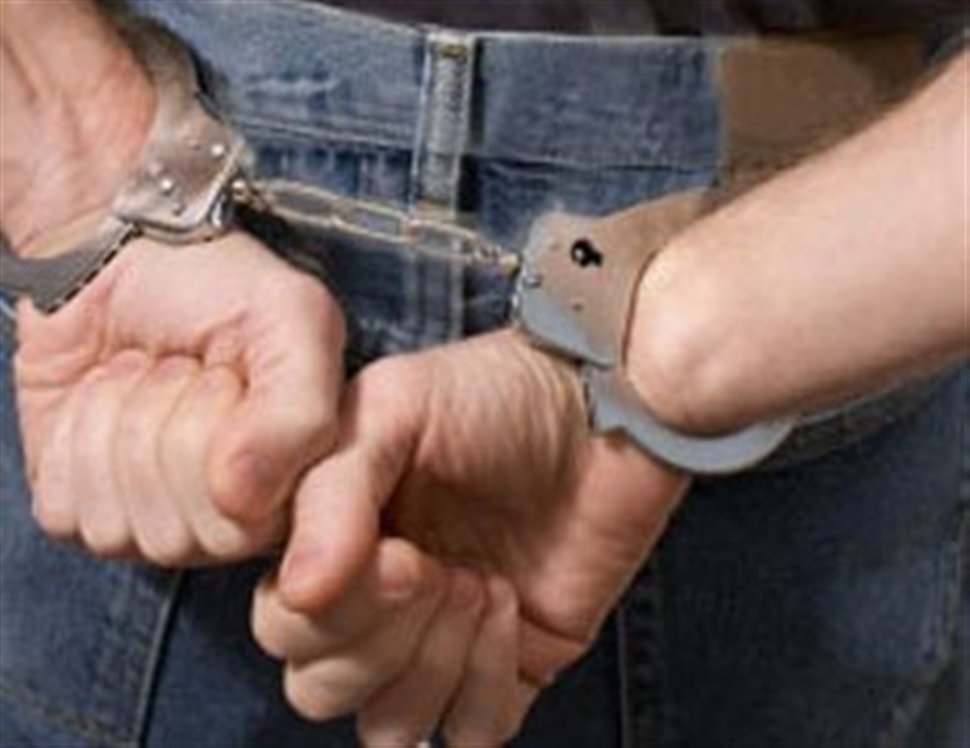 Συνελήφθη 29χρονος για παράνομη κατοχή όπλων και ναρκωτικών