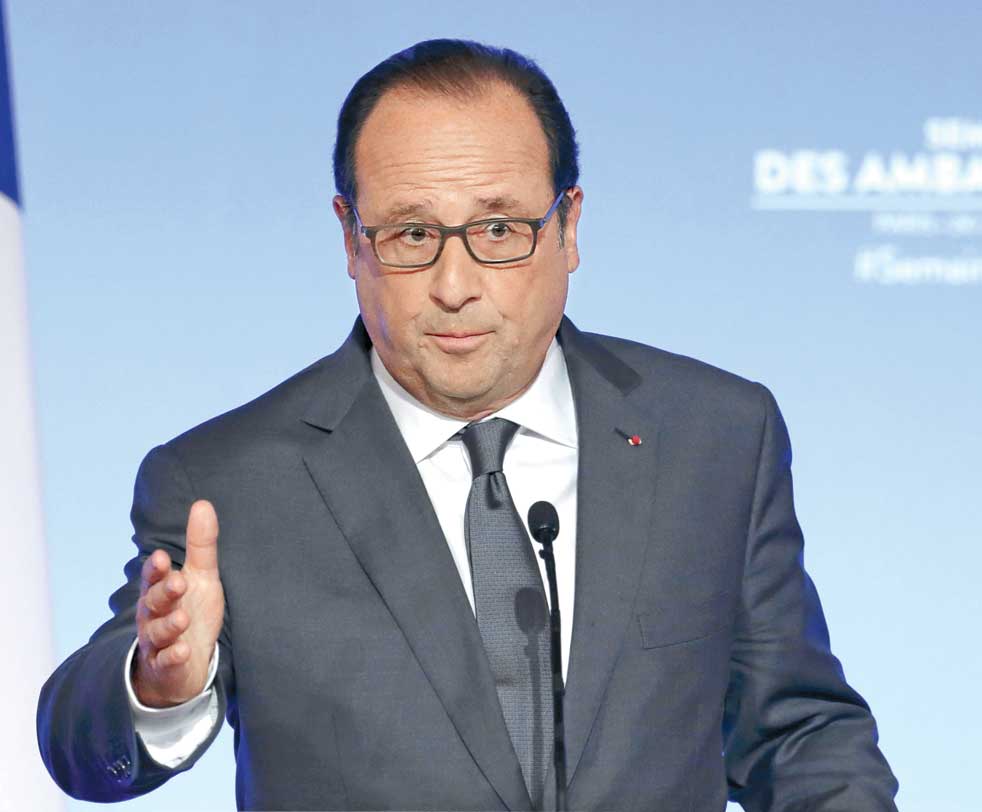 Στο “πόδι” οι υπηρεσίες της βουλής εν αναμονή του Ολάντ