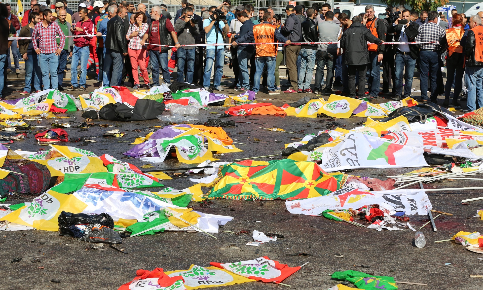 Δύο άνδρες οι δράστες της επίθεσης στην Τουρκία – 97 νεκροί