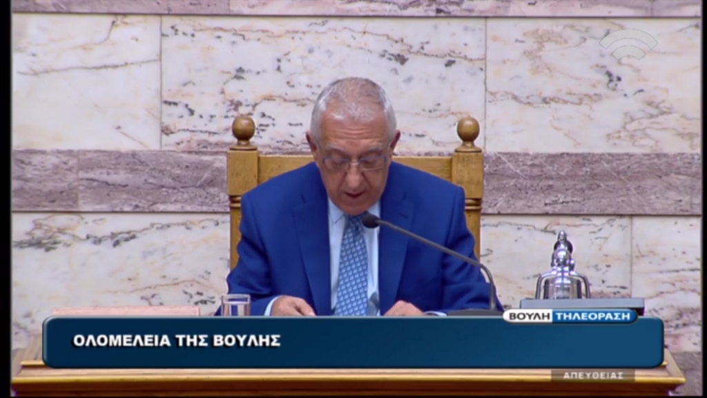 Το μπλε σακάκι του Νικήτα Κακλαμάνη – ΦΩΤΟ