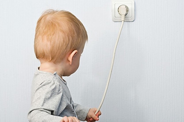 Πώς να προστατέψετε το παιδί από τους κινδύνους του σπιτιού
