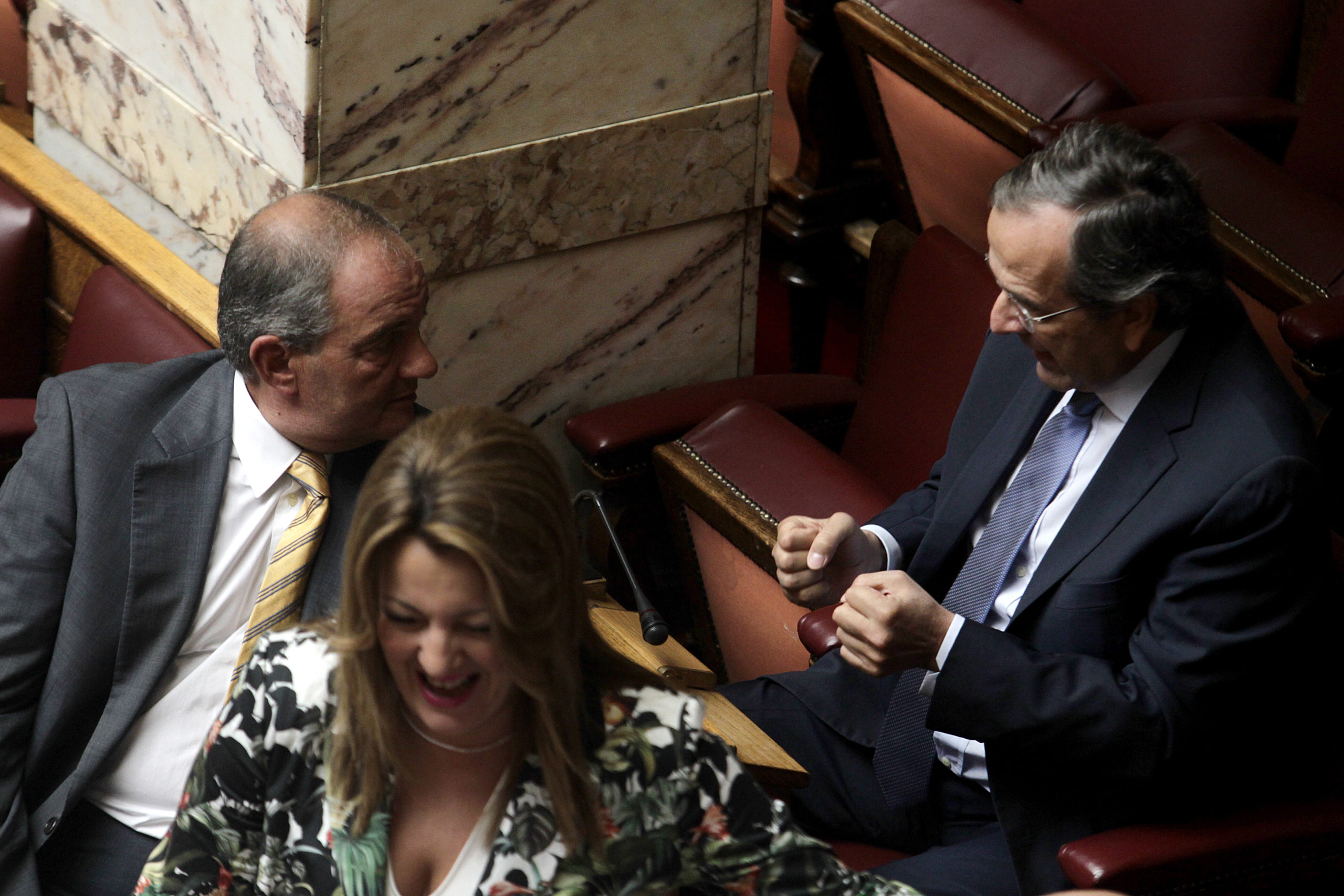 Ο Σαμαράς έκανε τον Καραμανλή να γελάσει – ΦΩΤΟ