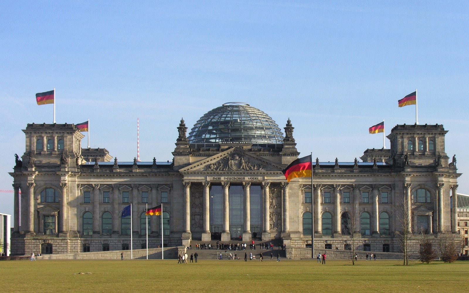 Βερολίνο: Το χρέος μπορεί να περιμένει