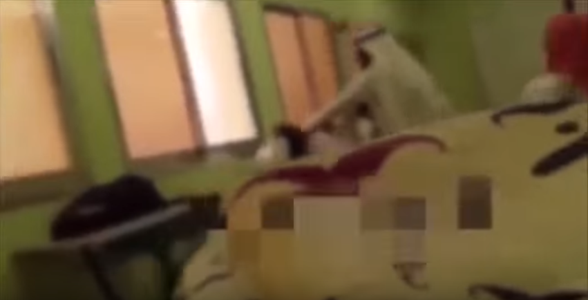 Σοκ – Δάσκαλος χτυπά με δύναμη μαθητή μέσα στην τάξη – ΒΙΝΤΕΟ