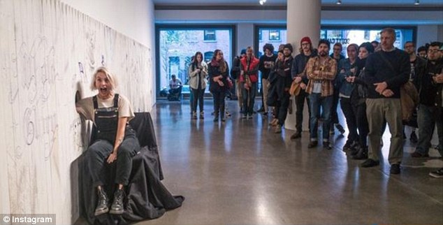 Τατουάζ έκπληξη από τον πιο διάσημο καλλιτέχνη της Νέας Υόρκης – ΦΩΤΟ