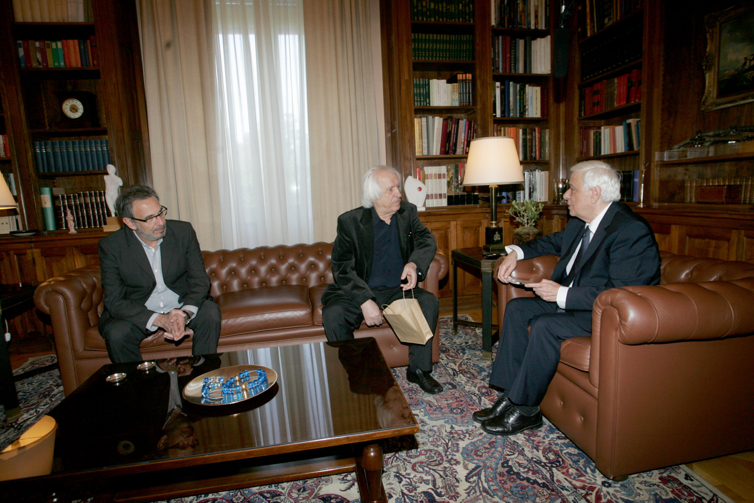 Συνάντηση Παυλόπουλου με Τσακνή – Λεοντή