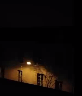 Ταμπουρωμένος σε διαμέρισμα ύποπτος – Ανταλλάσσει πυρά με τους αστυνομικούς – ΒΙΝΤΕΟ