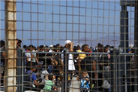 Κέντρα υποδοχής προσφύγων αντί “Ζωνών Τράνζιτ” αποφάσισε το Βερολίνο