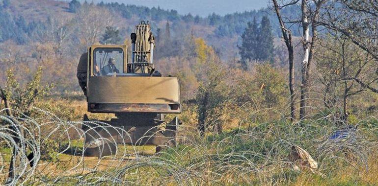 Κλειστή η ουδέτερη ζώνη Ελλάδας – ΠΓΔΜ – Αποκλεισμένοι μετανάστες