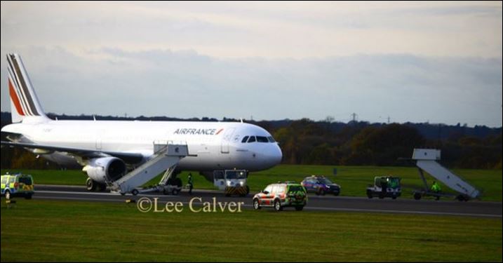 Αναγκαστική προσγείωση αεροπλάνου της Air France στο Μάντσεστερ – ΤΩΡΑ