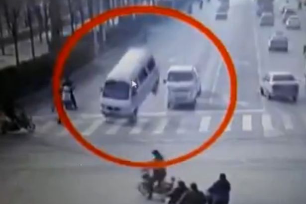 “Φάντασμα” ή… μοντάζ; – ΒΙΝΤΕΟ