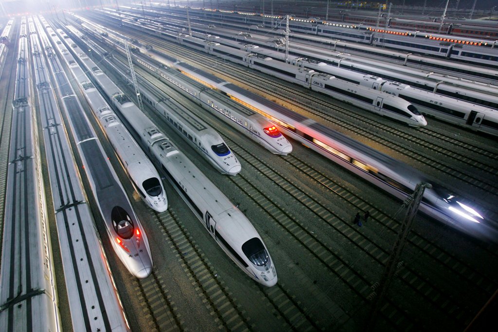 Κίνα- Εγκρίθηκαν σχέδια για τη κατασκευή ταχείας σιδηροδρομικής γραμμής