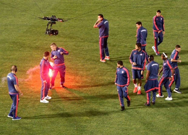 Πέταξαν φωτοβολίδα στον Φινμπόγκασον – ΒΙΝΤΕΟ