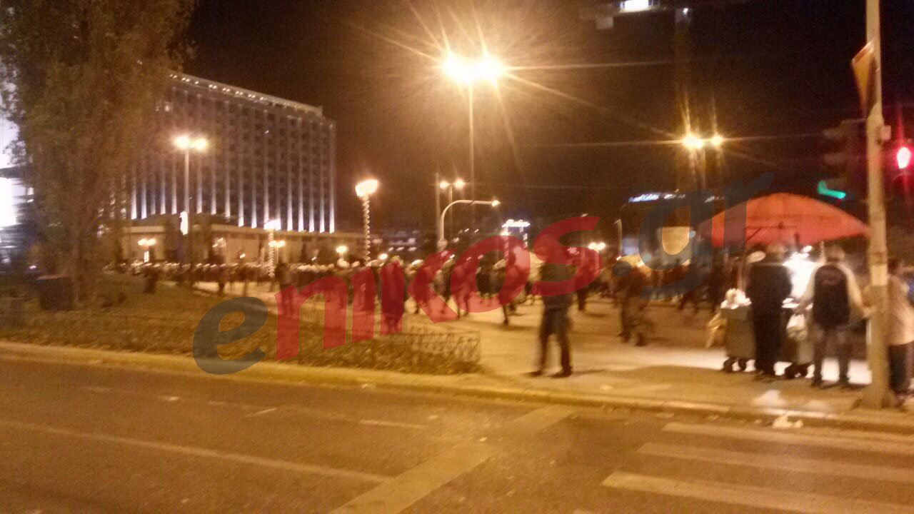 Στο ύψος του Χίλτον το μπλοκ των αντιεξουσιαστών – ΦΩΤΟ