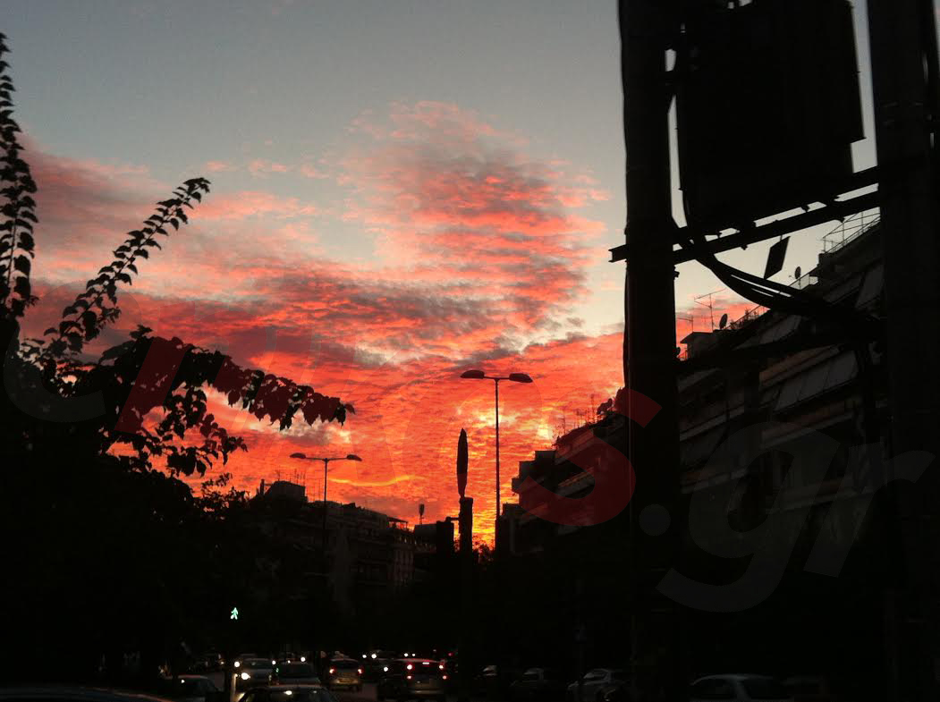 Μαγευτικό ηλιοβασίλεμα στην Αττική – Βάφτηκε “κόκκινος” ο ουρανός – ΦΩΤΟ