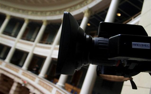 Αποφασίζει την Τετάρτη η Επιτροπή Θεσμών πότε θα κληθούν Πανούσης – Ρουμπάτης