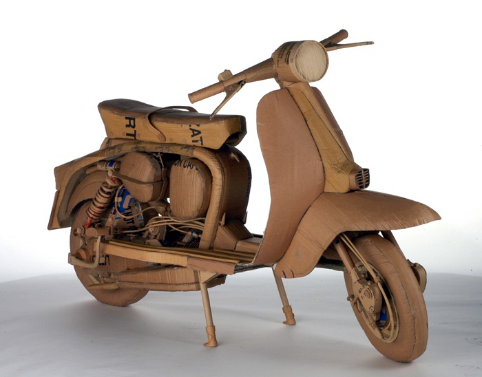 Γλυπτά από…χαρτόνι – ΦΩΤΟ