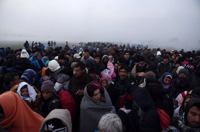 Χιλιάδες πρόσφυγες εγκλωβισμένοι στην Ειδομένη – ΦΩΤΟ