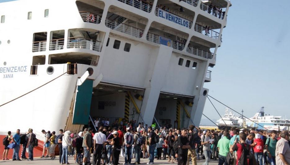 Έφτασαν 5.630 πρόσφυγες στο λιμάνι του Πειραιά