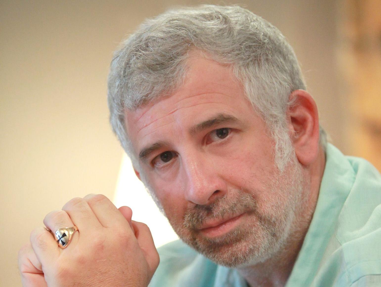 Ο Φιλιππίδης ποζάρει σαν τον viral Κρητικό – ΦΩΤΟ