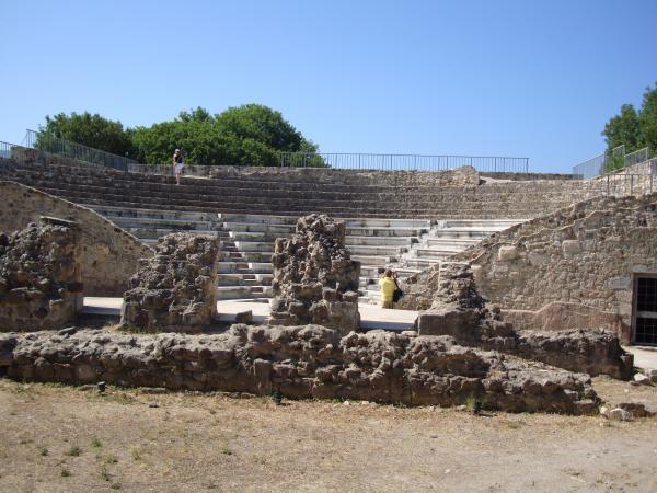 Εγκρίθηκε η προσωρινή εγκατάσταση των προσφύγων στο Ρωμαϊκό Ωδείο στην Κω
