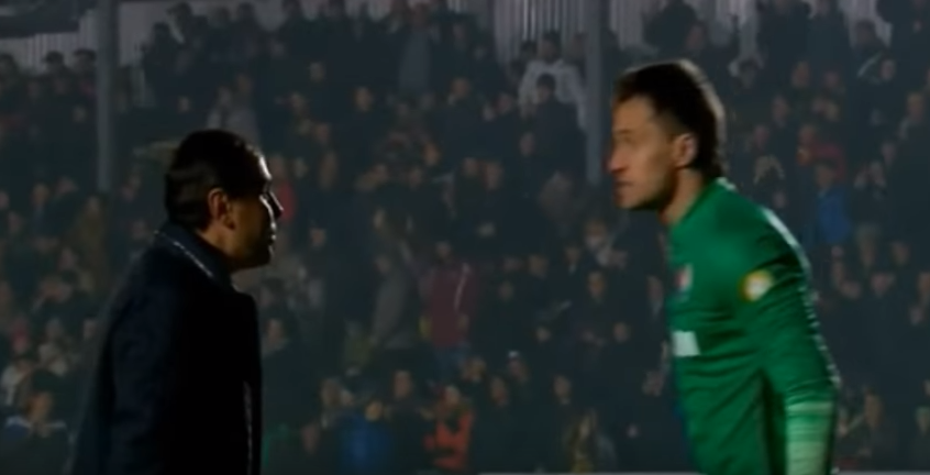 Οπαδός “μετάνιωσε” που επιτέθηκε στον τερματοφύλακα – ΒΙΝΤΕΟ