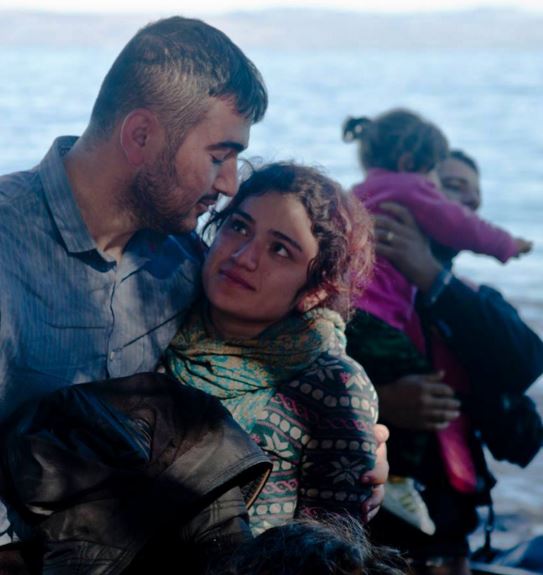 Ζευγάρι προσφύγων στέλνει μήνυμα ελπίδας – ΦΩΤΟ
