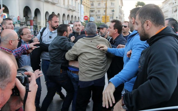 Τι λέει ο 59χρονος επιχειρηματίας για το επεισόδιο με τον χρυσαυγίτη βουλευτή – ΒΙΝΤΕΟ