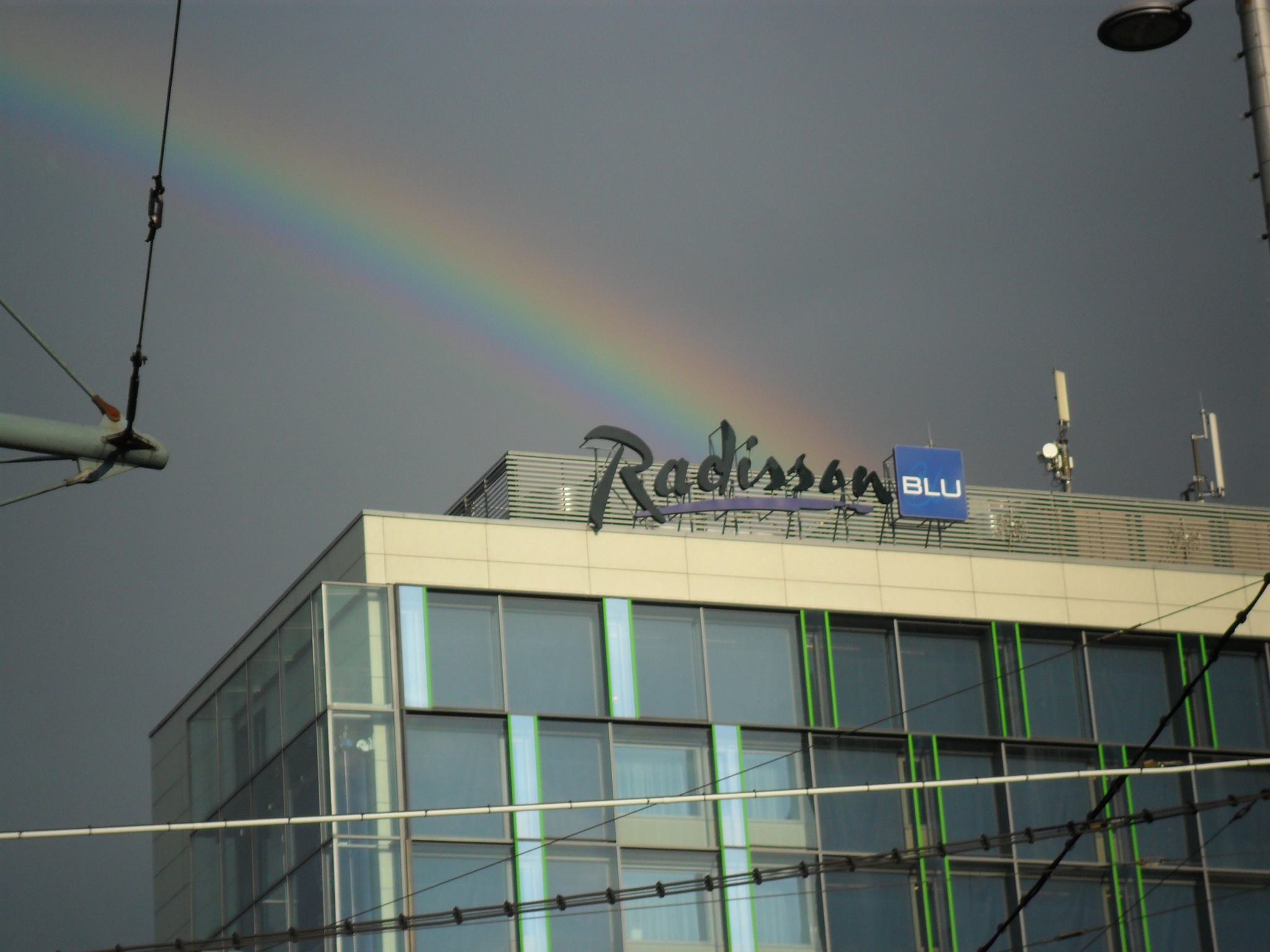 Αυτό είναι το πολυτελές ξενοδοχείο που επιτέθηκαν οι τζιχαντιστές – ΦΩΤΟ