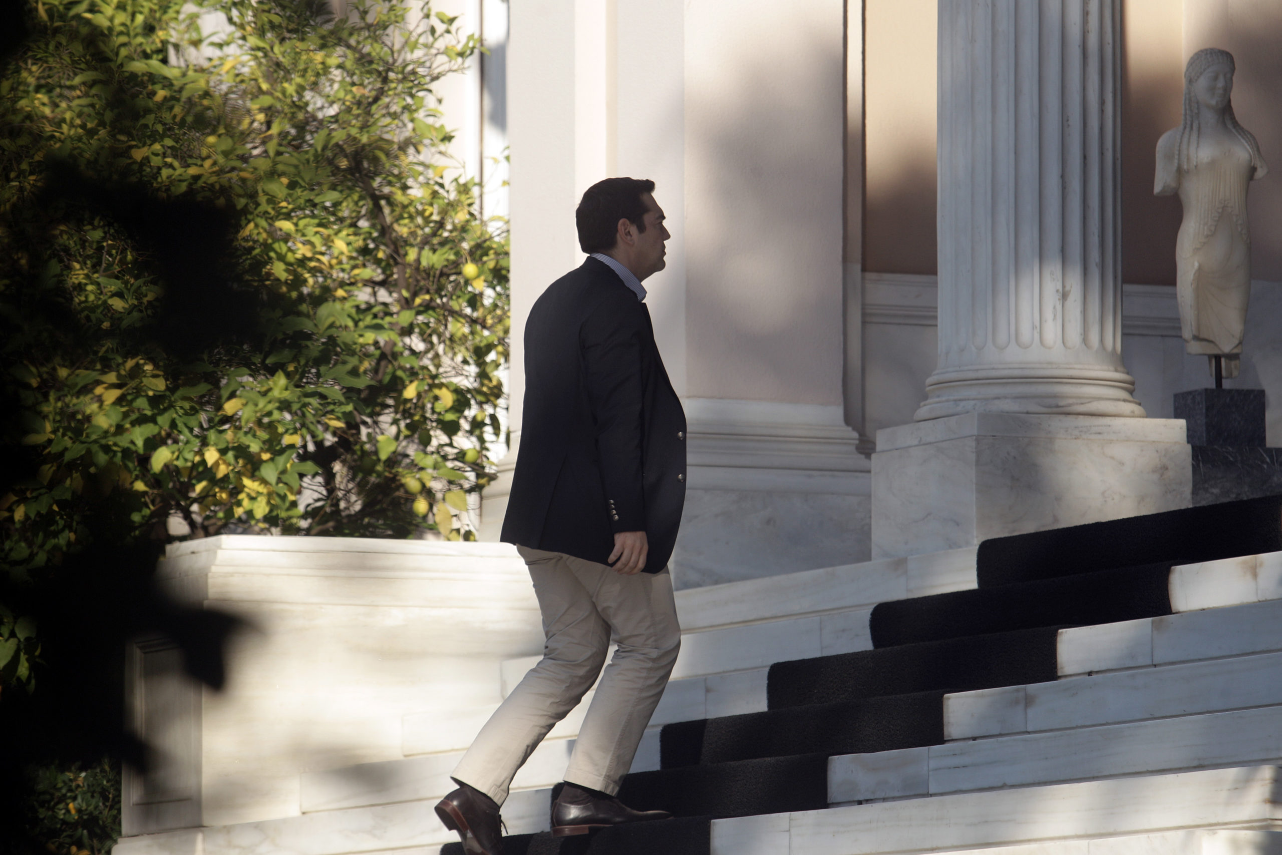 Tσίπρας: Καλώ τους αρχηγούς σε διάλογο