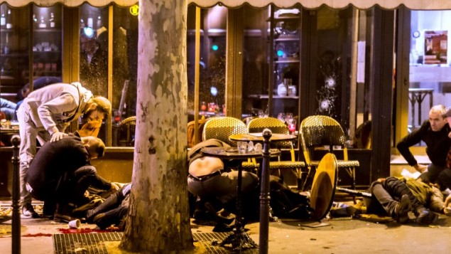 Βίντεο που σοκάρει με πτώματα να κείτονται μπροστά από το Café Bonne Bière – Σκληρές εικόνες