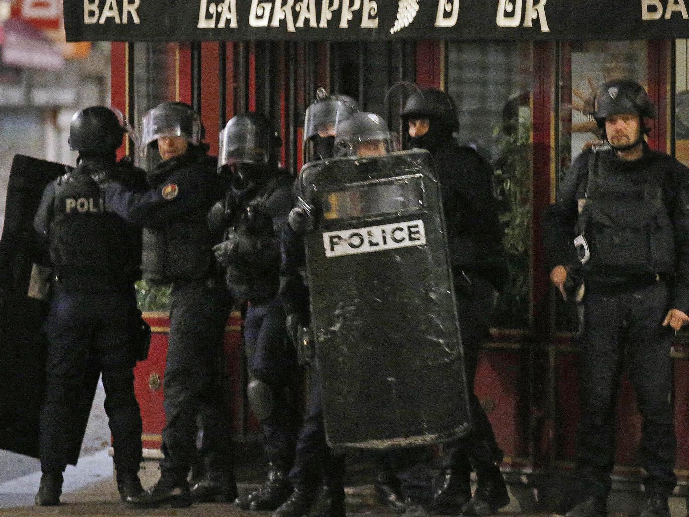 Γαλλική αστυνομία στους δημοσιογράφους: Μεταδίδετε όσο το δυνατόν λιγότερα