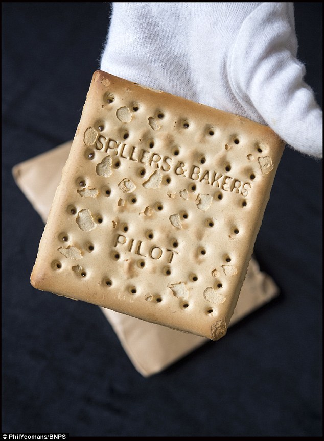 Ένας Έλληνας αγόρασε κράκερ αξίας… 22.000 δολαρίων – ΦΩΤΟ