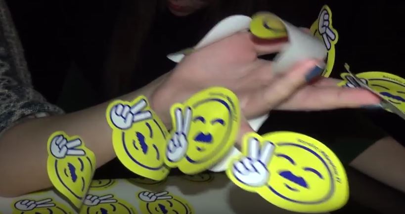 Αυτοκόλλητο με …μουστάκι για τους οπαδούς του Μεϊμαράκη – ΒΙΝΤΕΟ