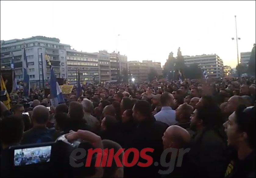 Καρέ-καρέ η επίθεση στον Κουμουτσάκο – ΒΙΝΤΕΟ