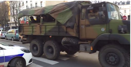 Ενισχύει τις δυνάμεις του στο Σεν Ντενί ο γαλλικός στρατός – ΒΙΝΤΕΟ