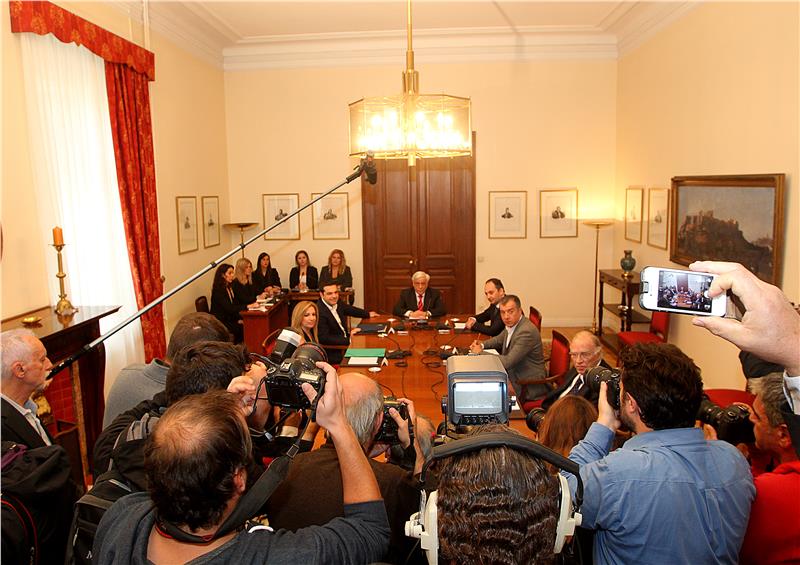Μαραθώνια η σύσκεψη των πολιτικών αρχηγών – Κοινή ανακοίνωση ζητάει ο Τσίπρας