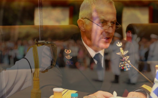 Χωρίς το εθνόσημο πλέον οι στολές των αξιωματικών