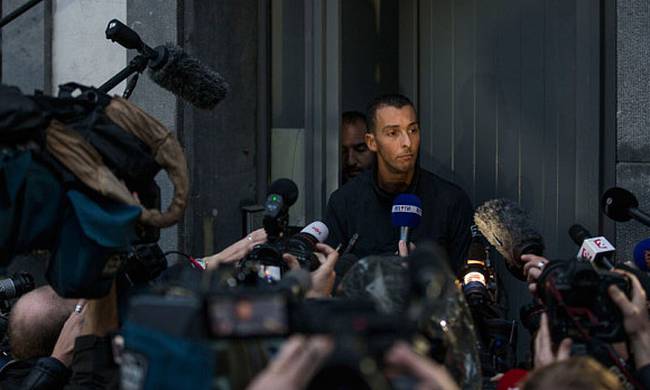 “Είναι ένα…φυσιολογικό αγόρι” λέει ο αδελφός του καταζητούμενου τζιχαντιστή