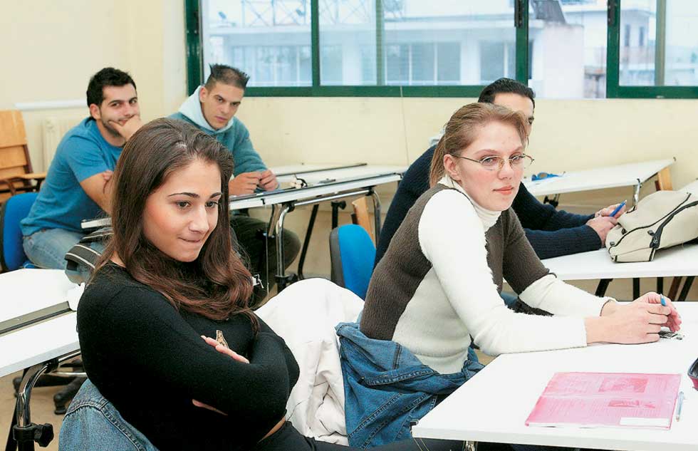 Δεν άνοιξαν ακόμη τα δημόσια ΙΕΚ